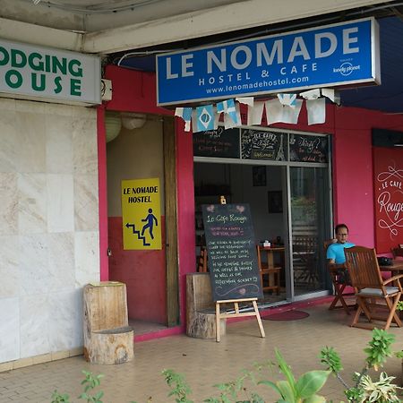 Le Nomade Hostel & Cafe Kuching Exterior photo